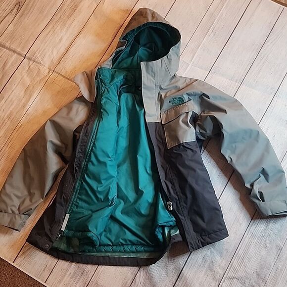 The North Face Other - The North Face youth Boys M 10/12  coat.